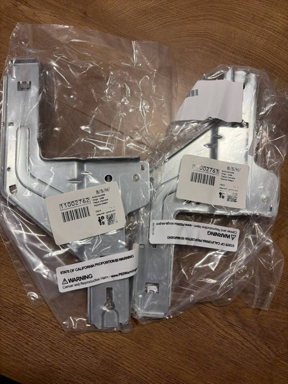 11002763 and 11002762 left and right set Bosch OEM brand new